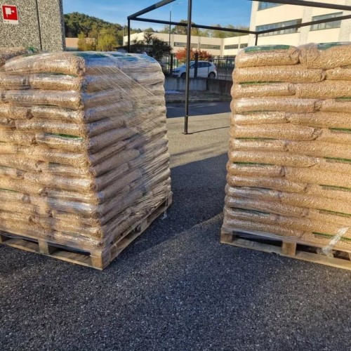 Premium Grade ENplus A1 Wood Pellets – Consistent Heat & Low Ash