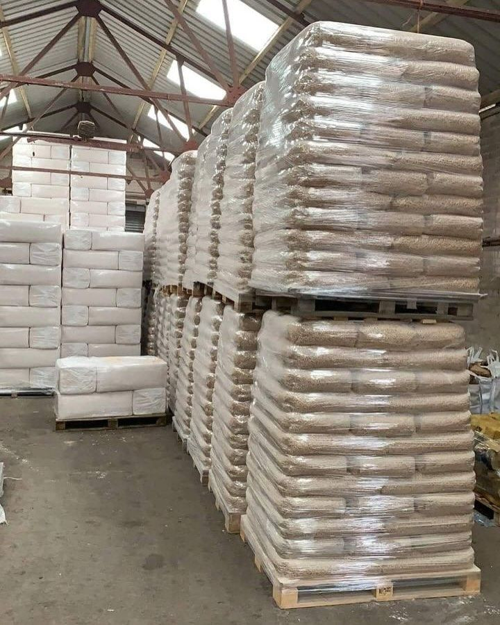 Certified ENplus A1 Wood Pellets – Reliable & Eco-Friendly Fuel — 15 kg Bag